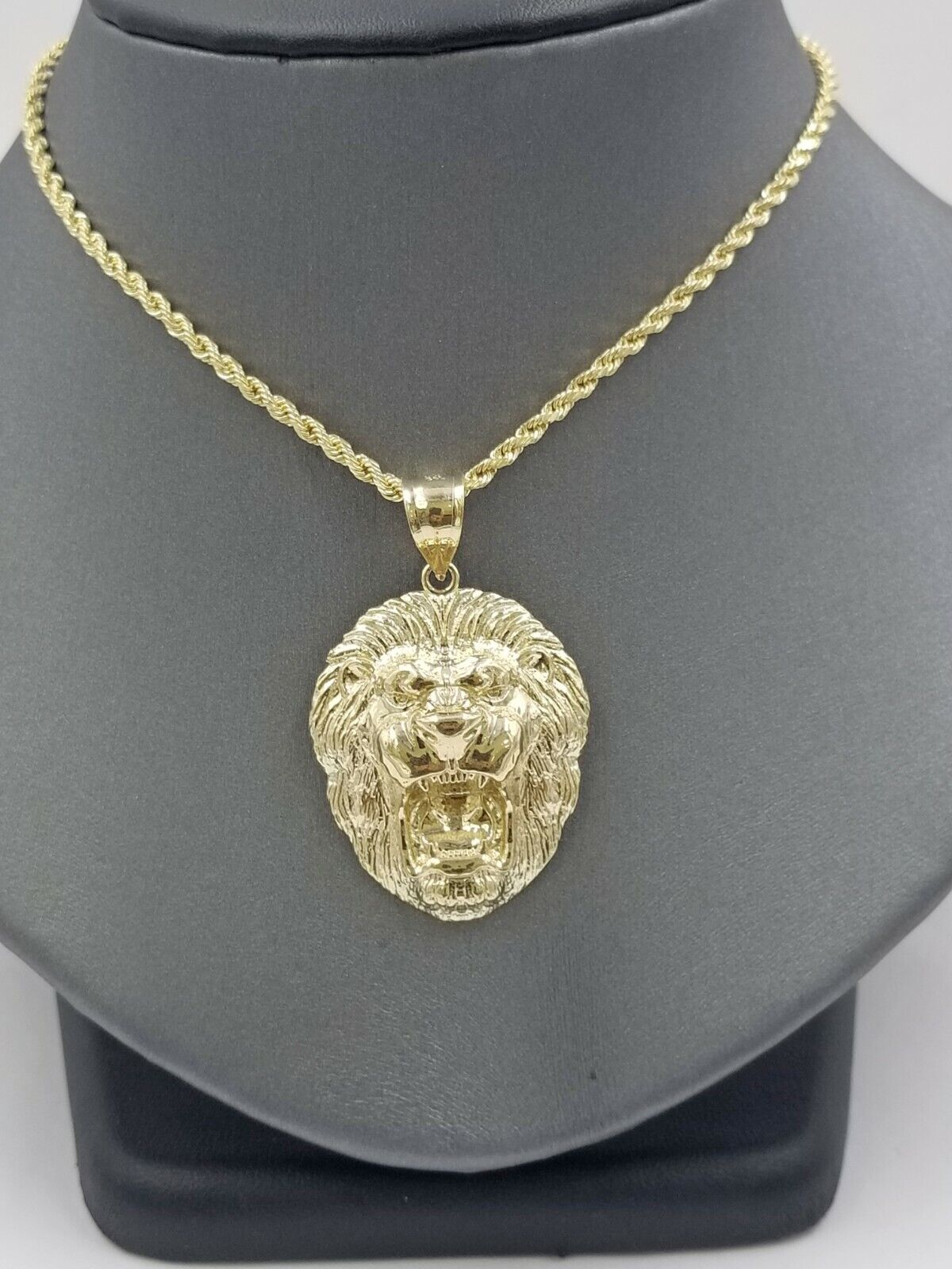 Mens 10k Solid Yellow Gold Roaring King Lion Head Charm Pendant Diamond Cut Real