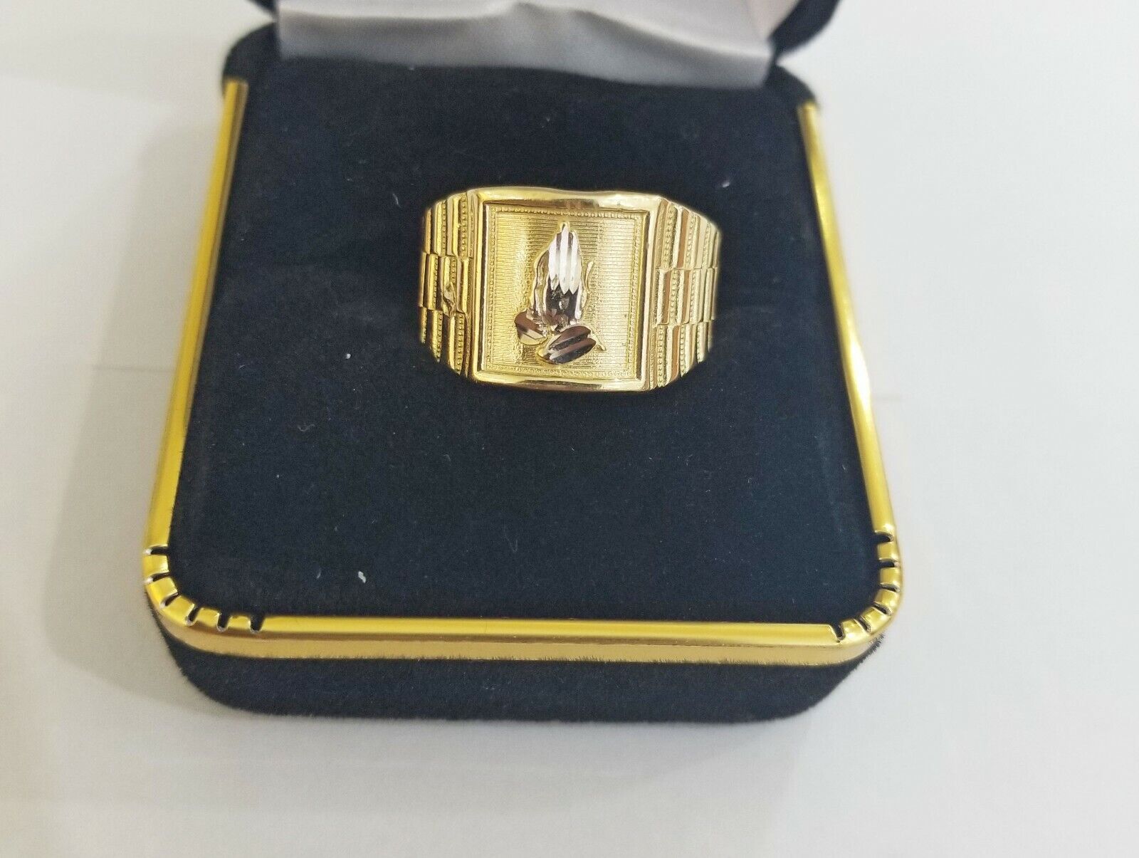 10k Men Yellow Gold prying hand Ring Sizable casual Square 10kt
